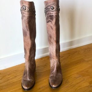 Old Gringo Grain Leather 2 1/8” High Boots